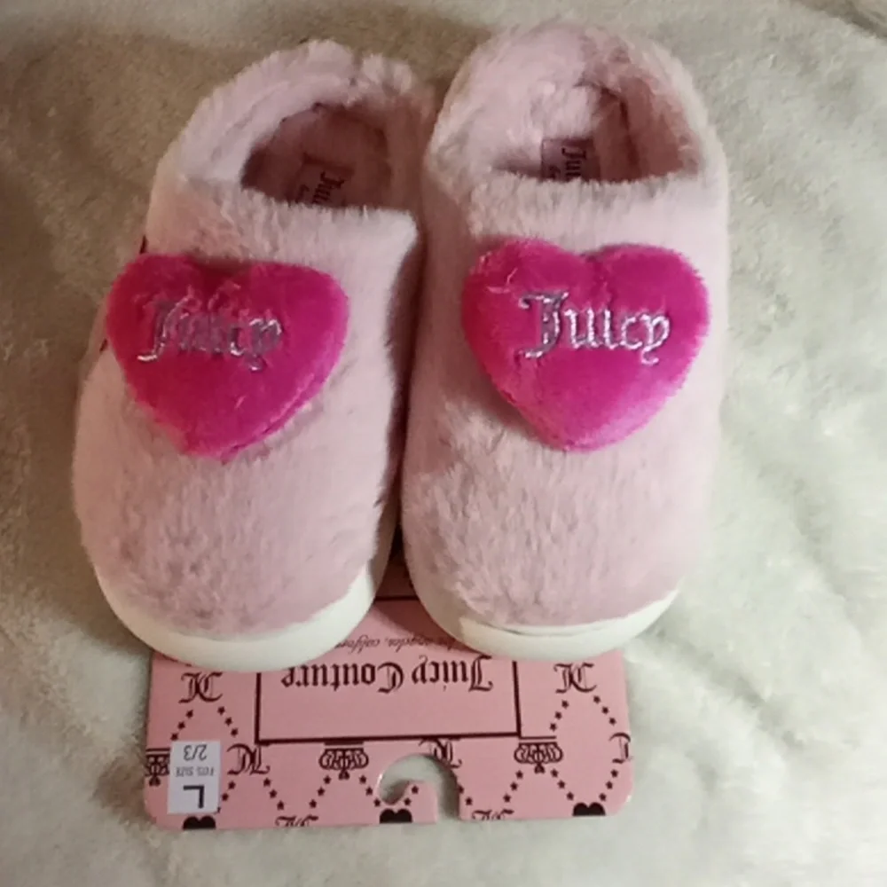 Juicy Couture Fuzzy Pink Heart Slippers SIZE 2/3 NWT!